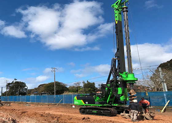 περιστροφική εγκατάσταση γεώτρησης διατρήσεων σωρών διαδρομής μηχανών υψηλής δύναμης 83m 4300Mm υδραυλική μηχανή σωρών Τύπου